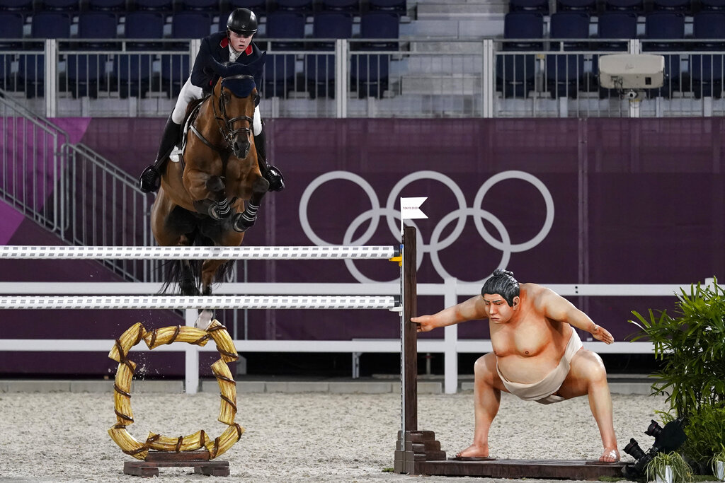 Sumo statue removed from Olympic arena for spooking horses