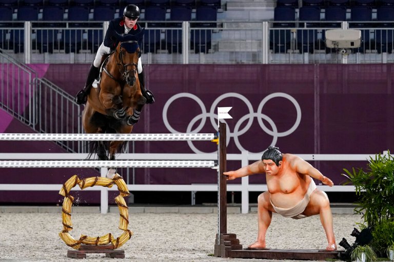 Sumo statue removed from Olympic arena for spooking horses