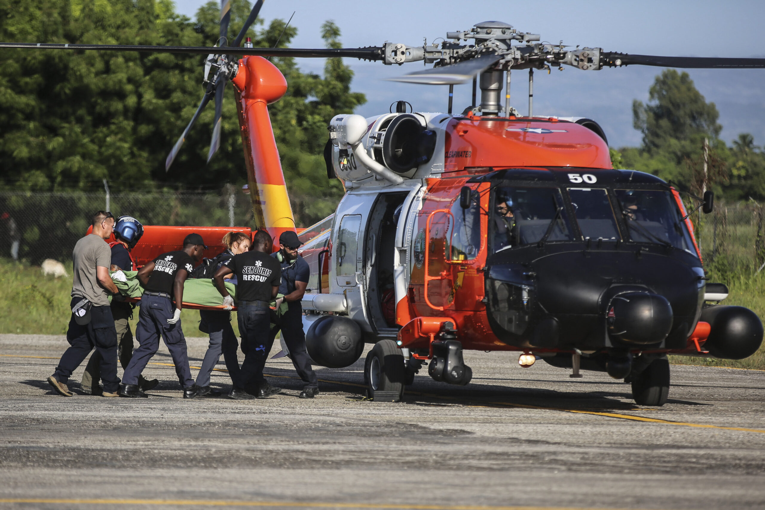 Michigan plane crash kills four; 11-year-old girl is lone survivor