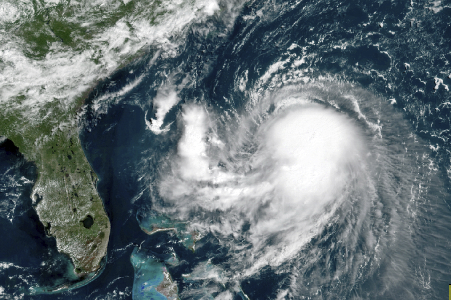 Cities brace as Hurricane Henri barrels toward Northeast