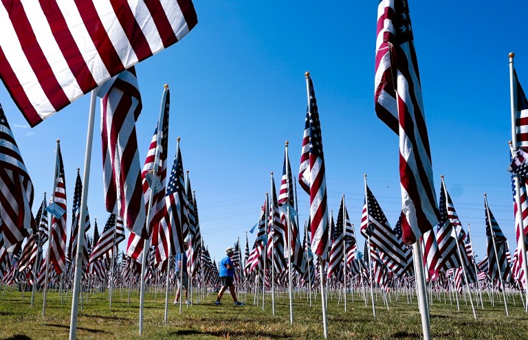 ‘Unknown bagpiper’ plays at Milwaukee-area 9/11 memorial
