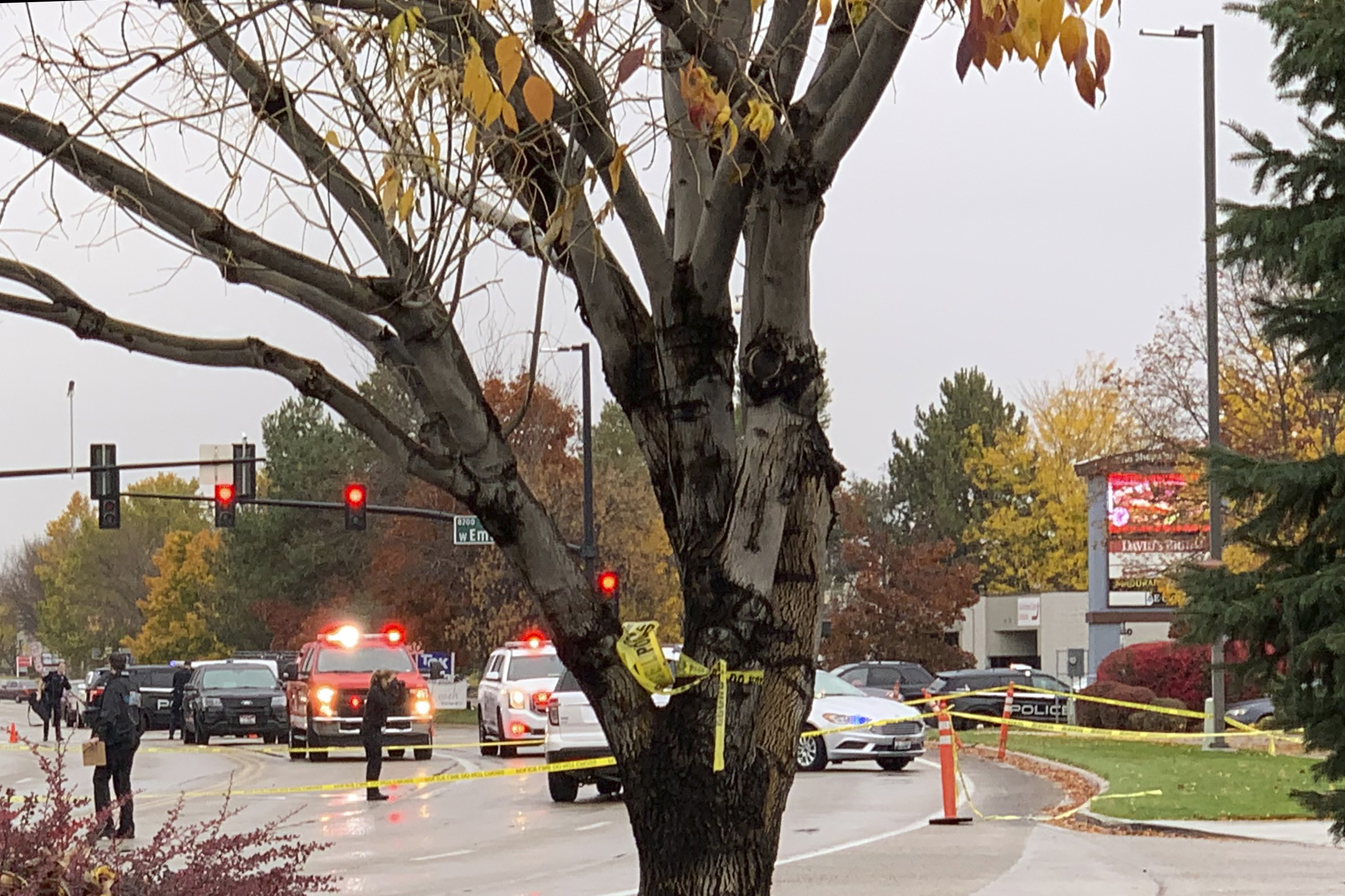Two dead and four injured in Boise mall shooting