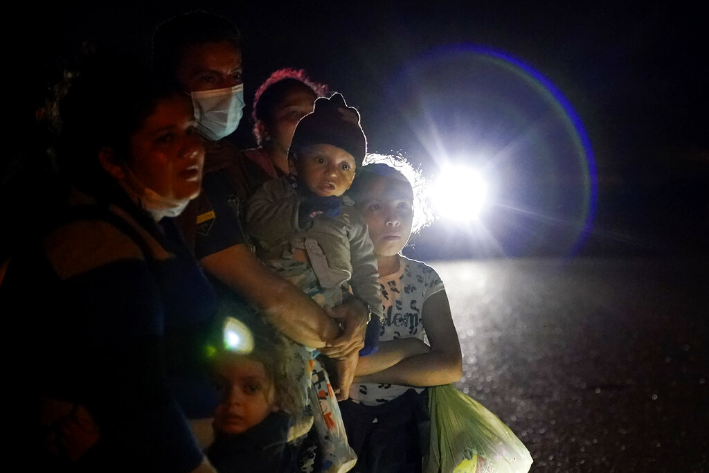 Overwhelming opposition to Biden paying illegal migrants