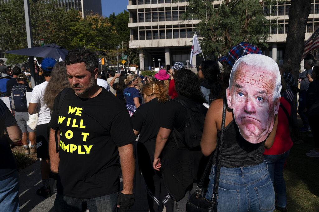 Thousands gather in LA to protest city worker vaccine mandate