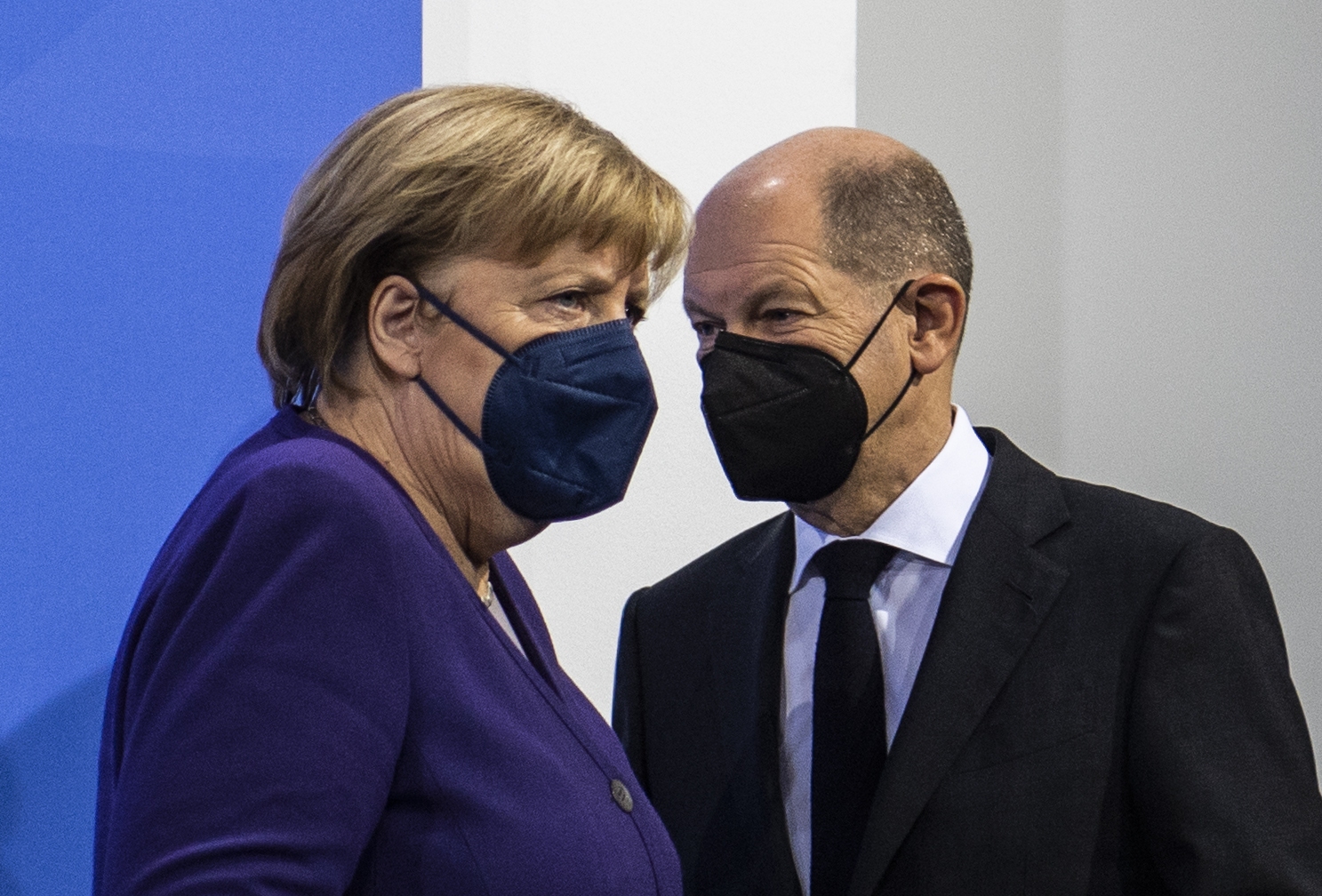 Germany implements lockdown for unvaccinated, mulls vaccine mandate