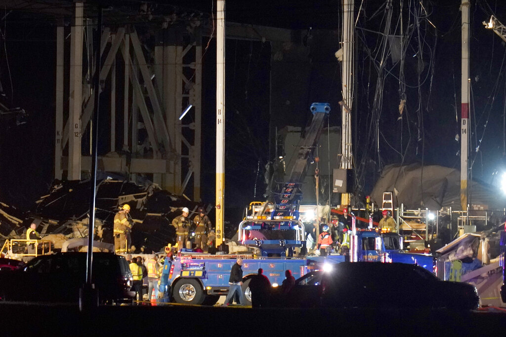 At least 70 dead as tornadoes and storms devastate Midwest and South