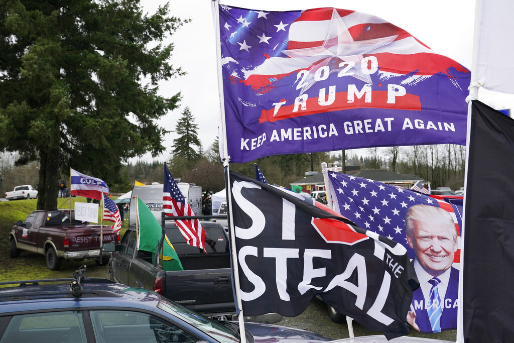 A glimpse of 45 as Trump fans bring ‘MAGA’ energy to Mar-a-Lago on Capitol riot anniversary