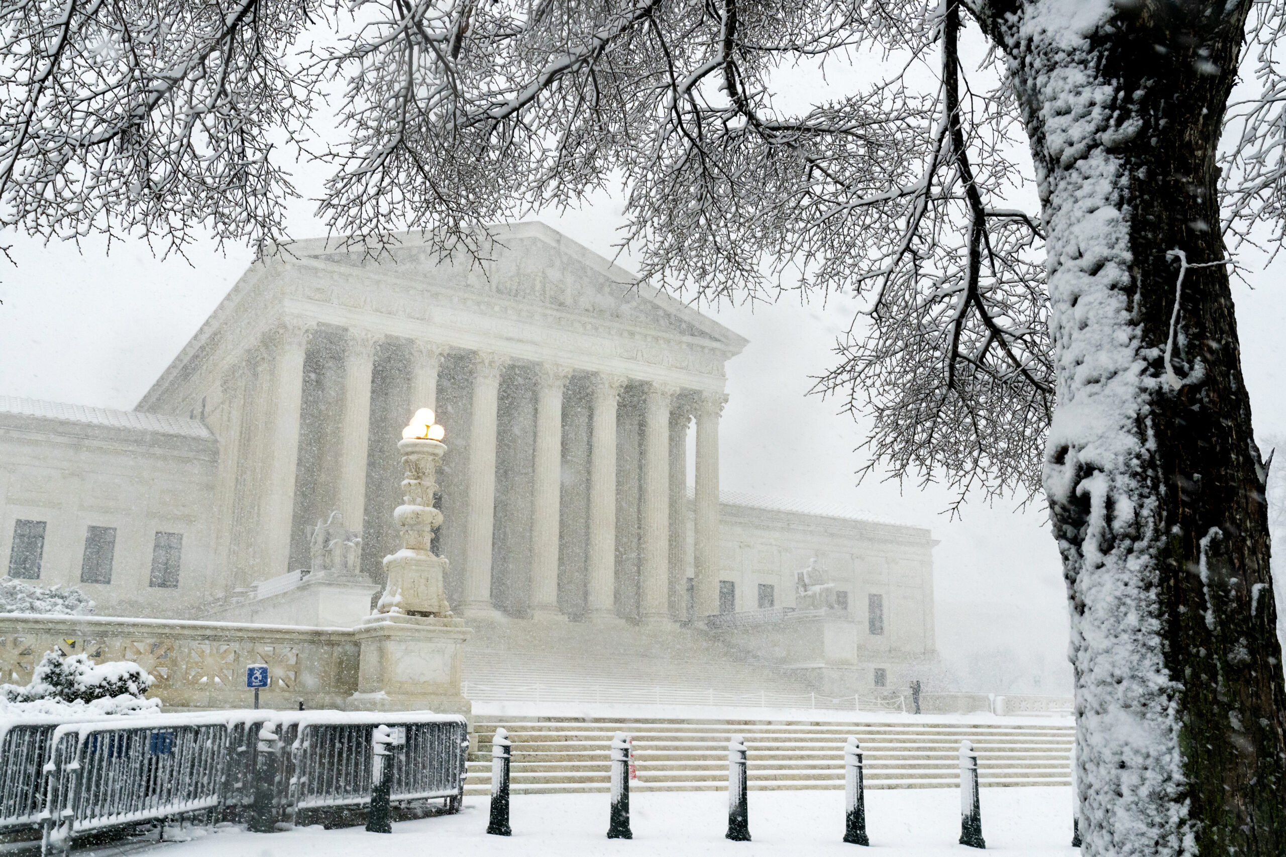 Challengers to Texas abortion law ask Supreme Court for expedited review