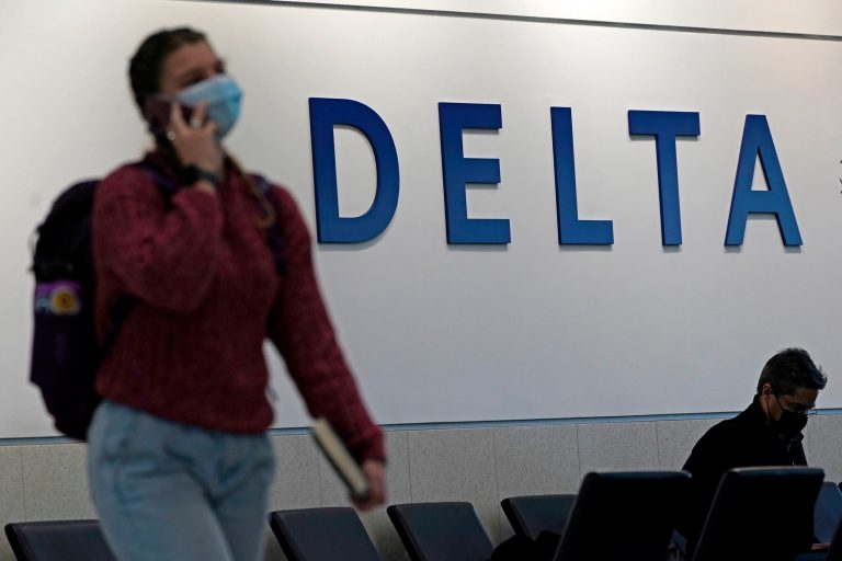 Delta Air Lines CEO says 8,000 employees got COVID-19 in past four weeks