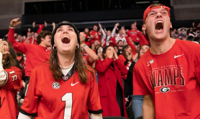 WATCH: Georgia Bulldogs fans party in streets after winning national championship