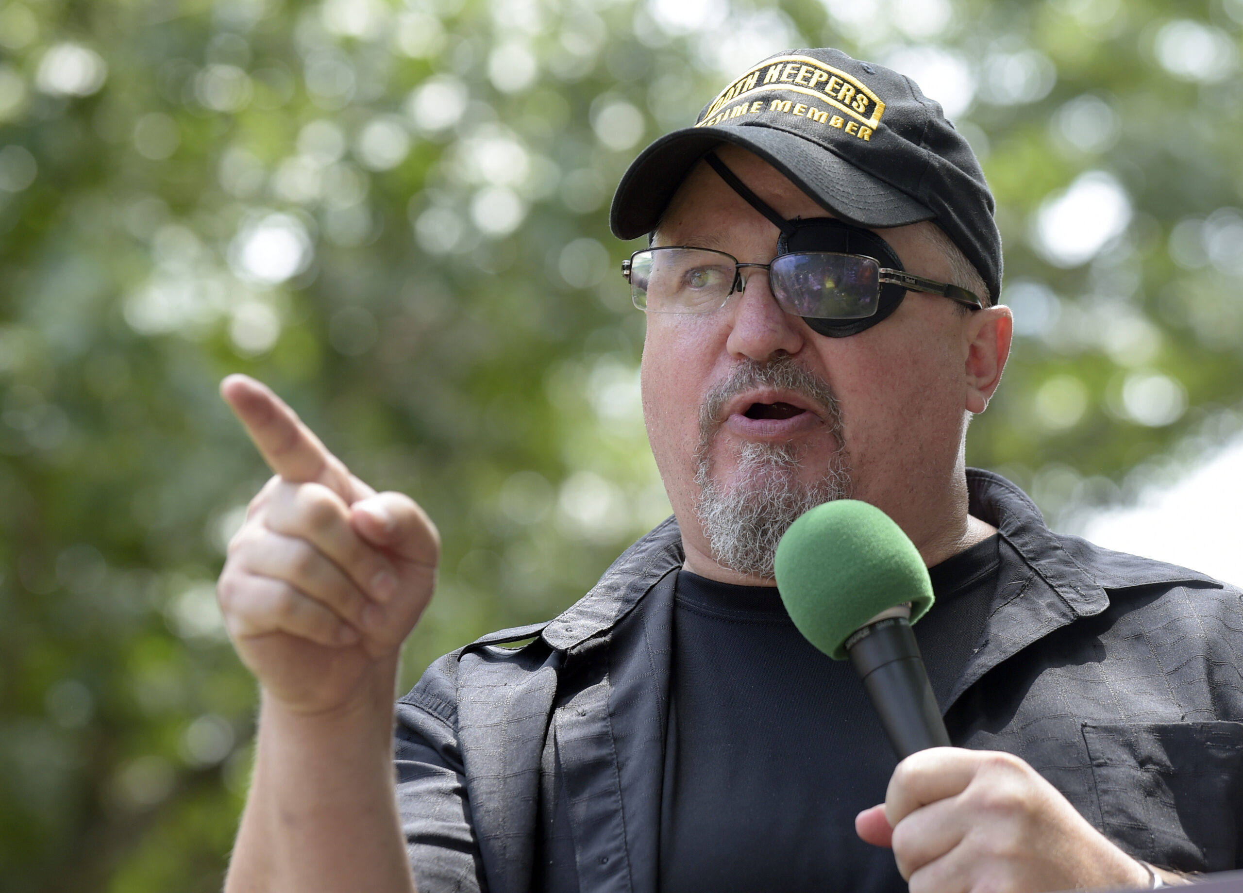 Head of Oath Keepers offers to testify publicly before Jan. 6 committee