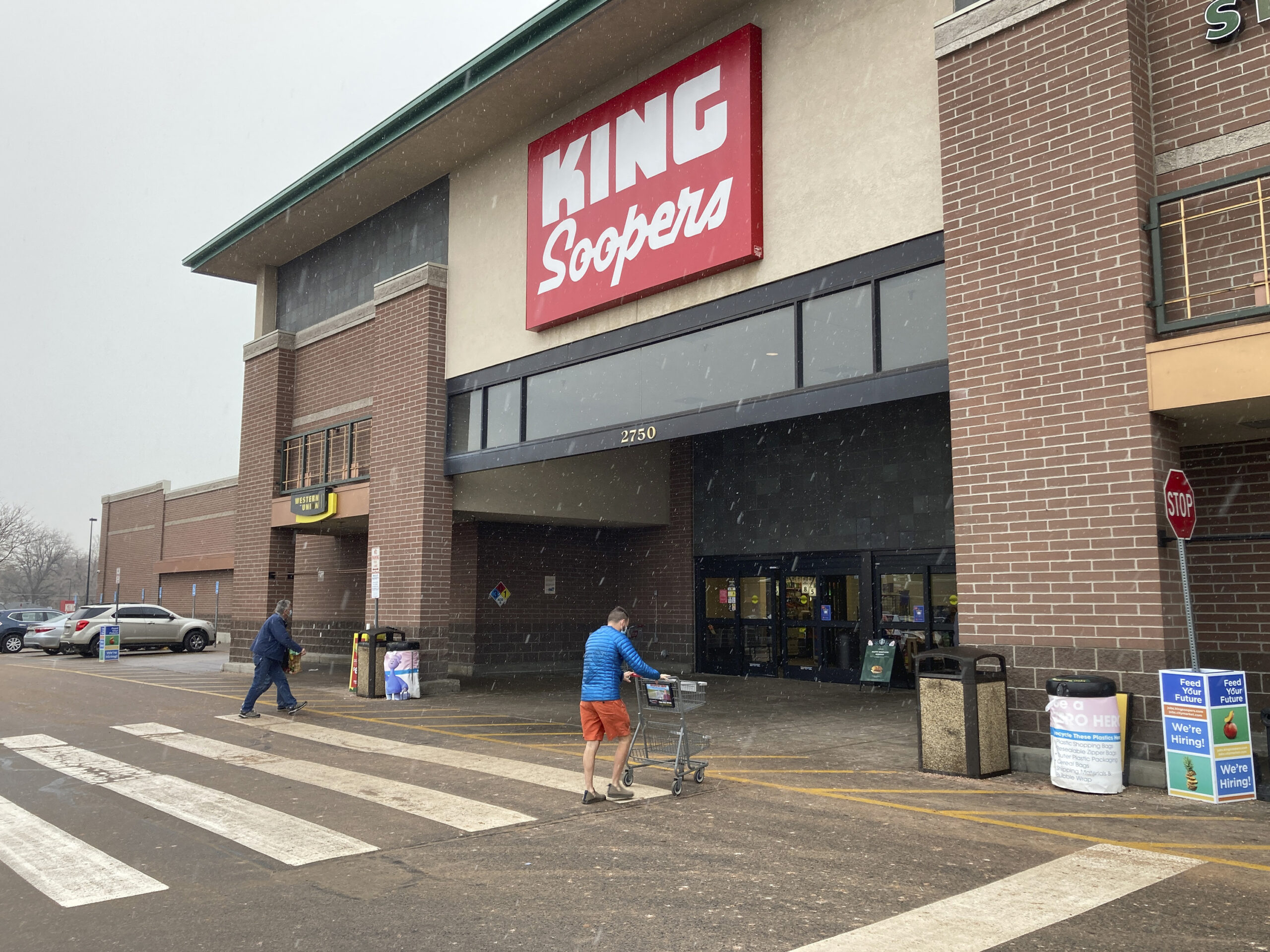 Supermarket worker fired after filming people steal $500 of laundry detergent