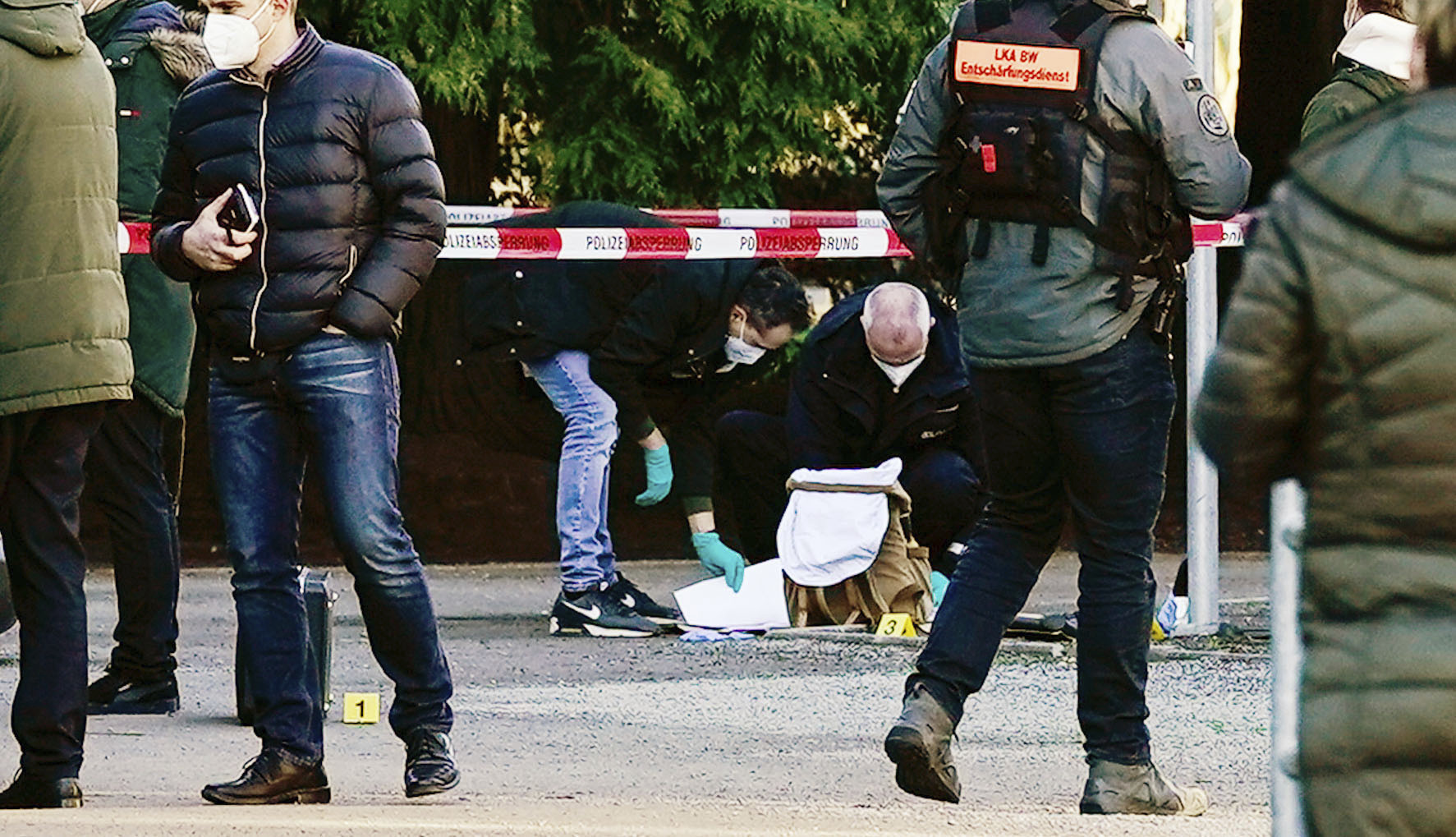 Lone gunman dead after shooting four students at German university