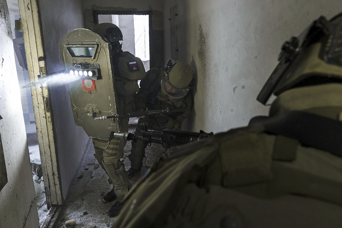 Ukrainian rebel region residents can join Russian military