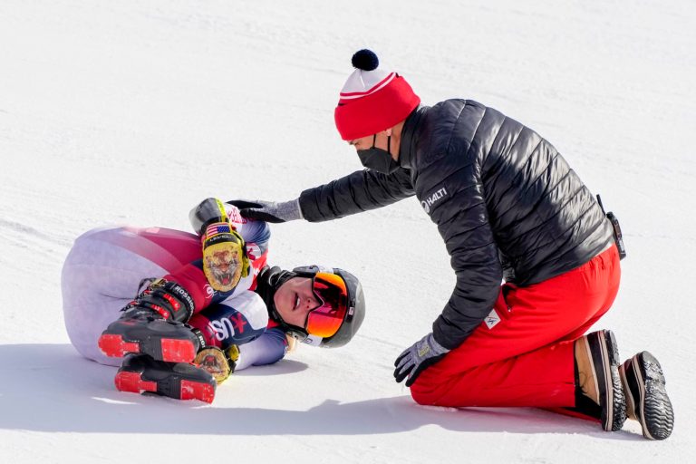 VIDEO: US Olympic skier suffers serious leg injury during wipeout