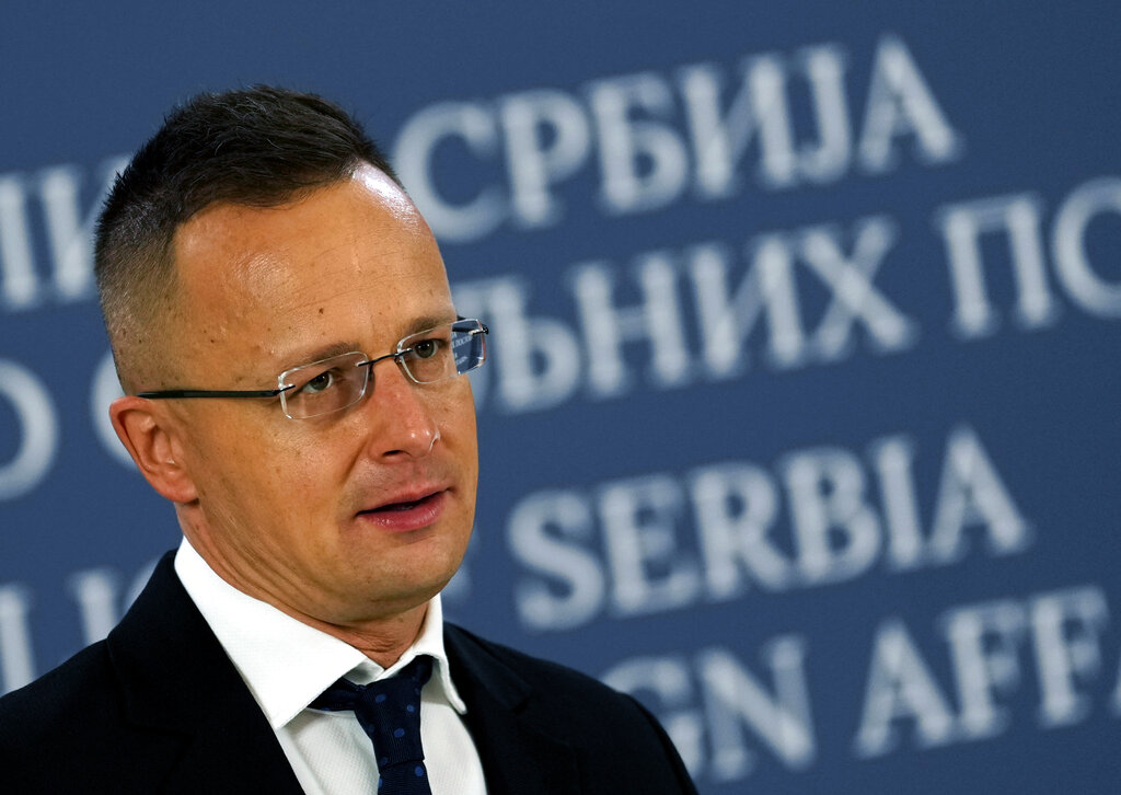 Hungary backs Ukraine in seeking to join EU