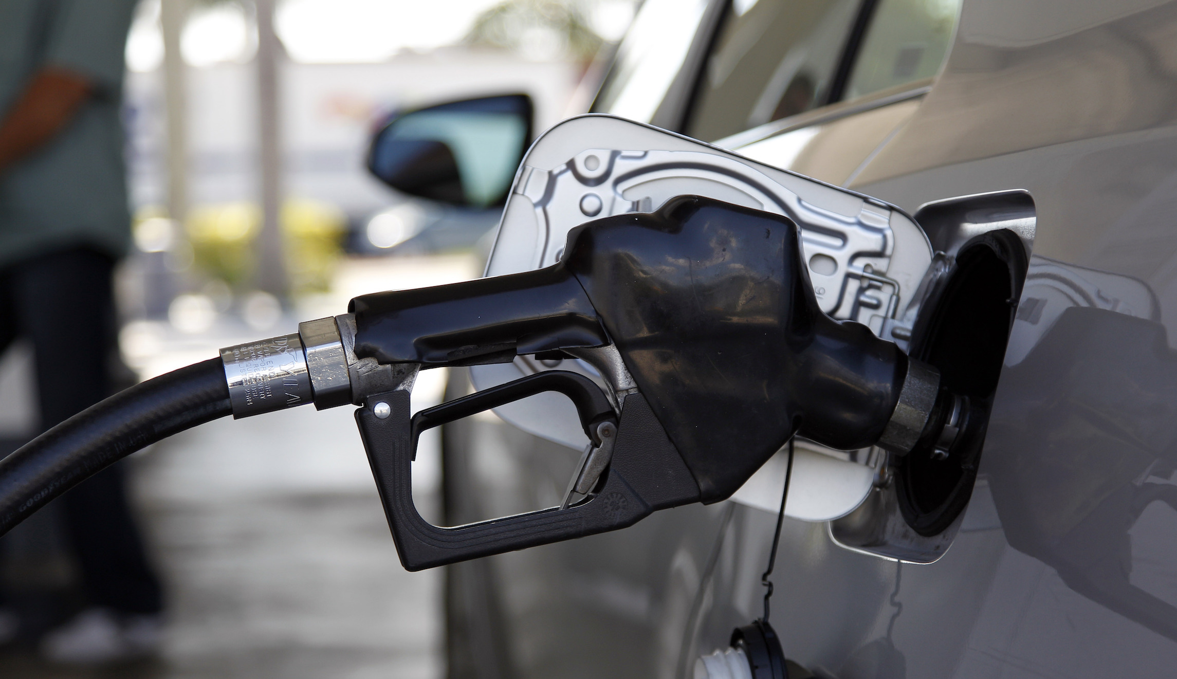 Senate Democrats call for a yearlong gas tax suspension