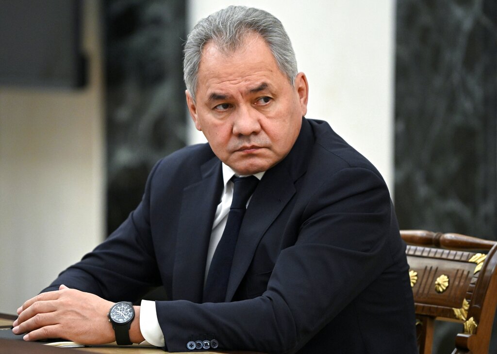 Putin ally urges Russian defense minister to kill himself as losses mount
