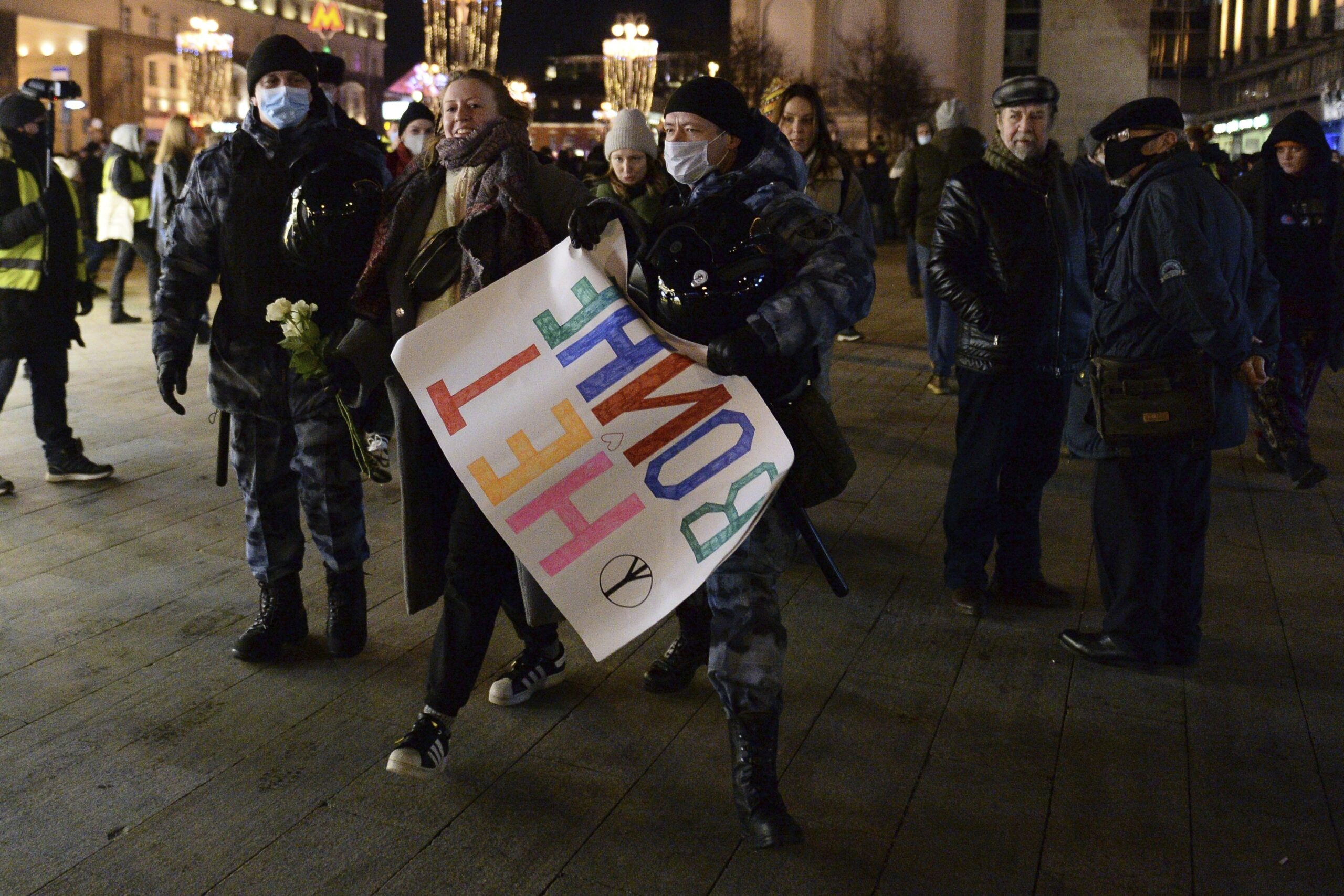 Thousands of Russians protest military assault on Ukraine