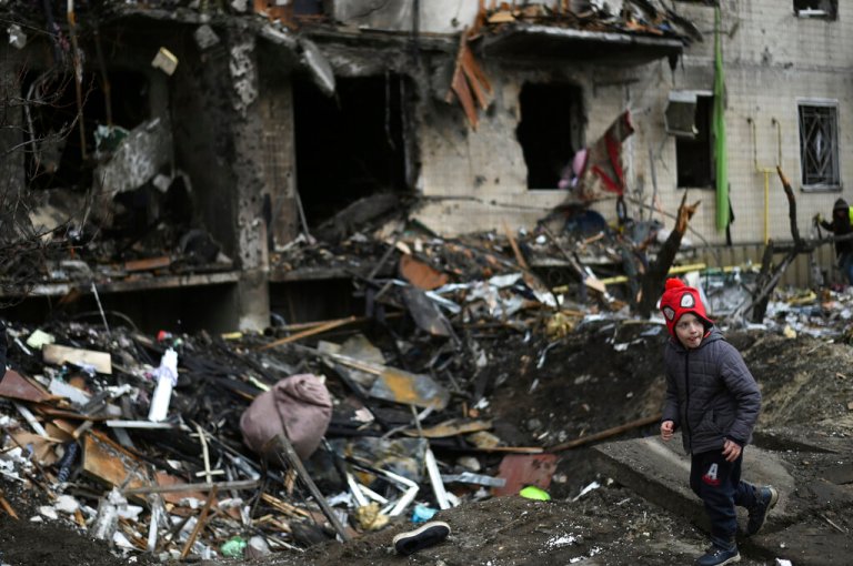 Russian forces reach Kyiv as residents flee and Ukraine’s president pleads for help