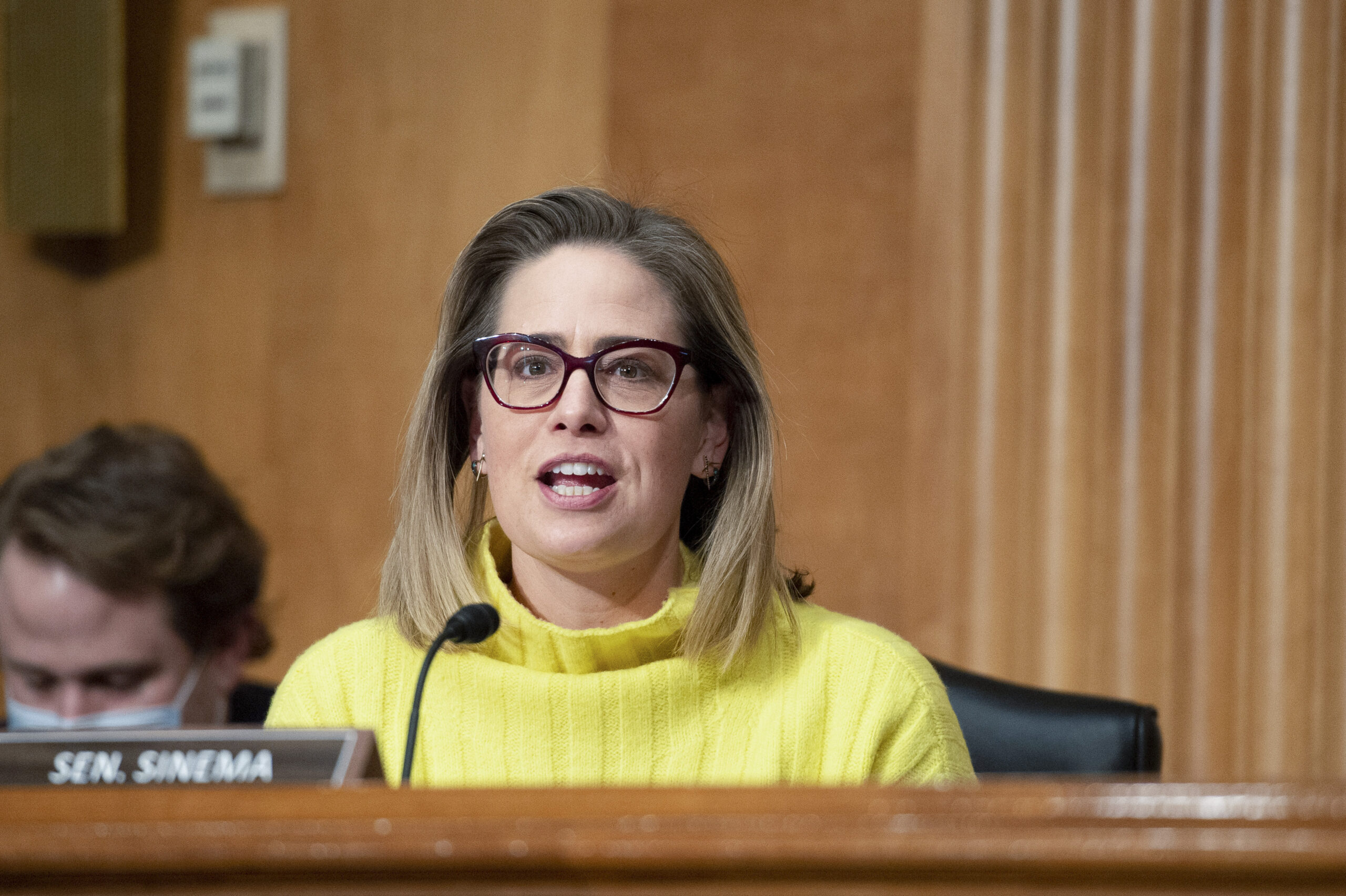 Sinema blasts Biden administration as ‘outrageous’ in lack of funding for migrant crisis in border states