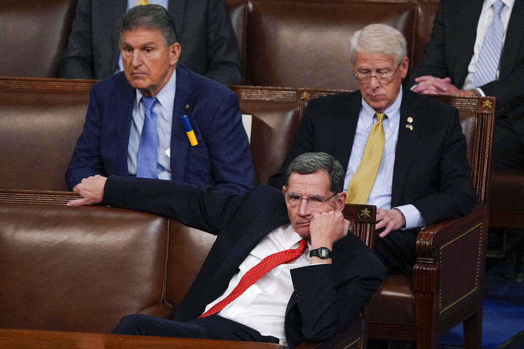 Joe Manchin sits with Republicans during State of the Union