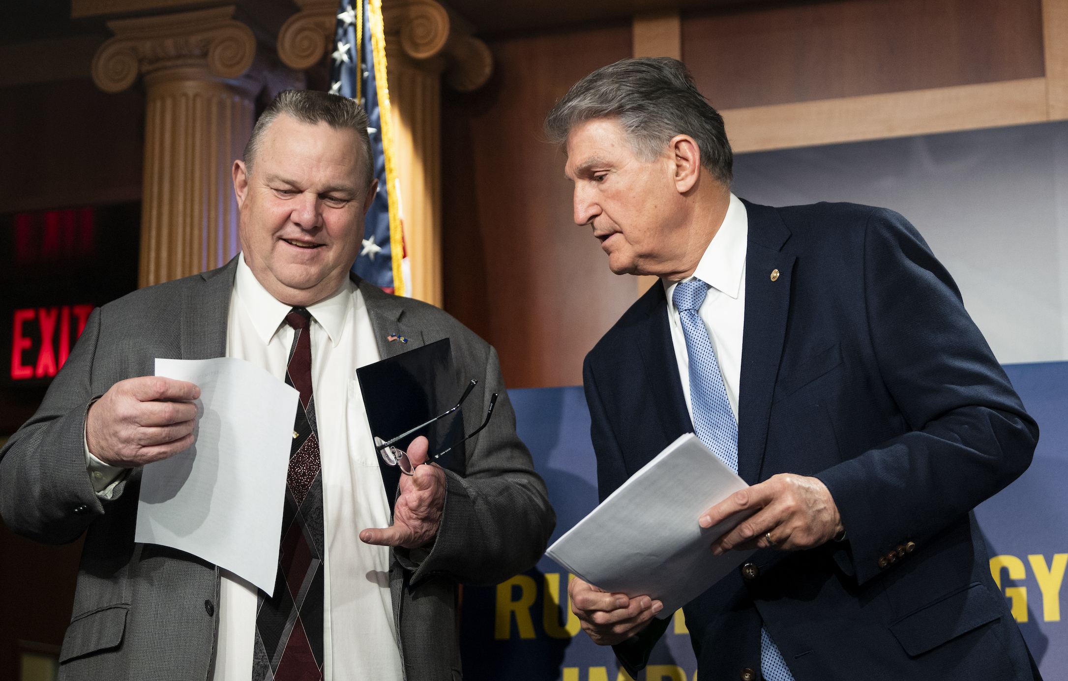 Democrats trying to convince Joe Manchin and Jon Tester to stay in Senate ahead of 2024