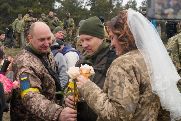WATCH: Ukrainian soldiers get married in field