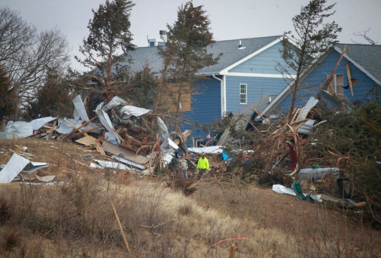 Four of seven killed in Iowa tornadoes came from same family