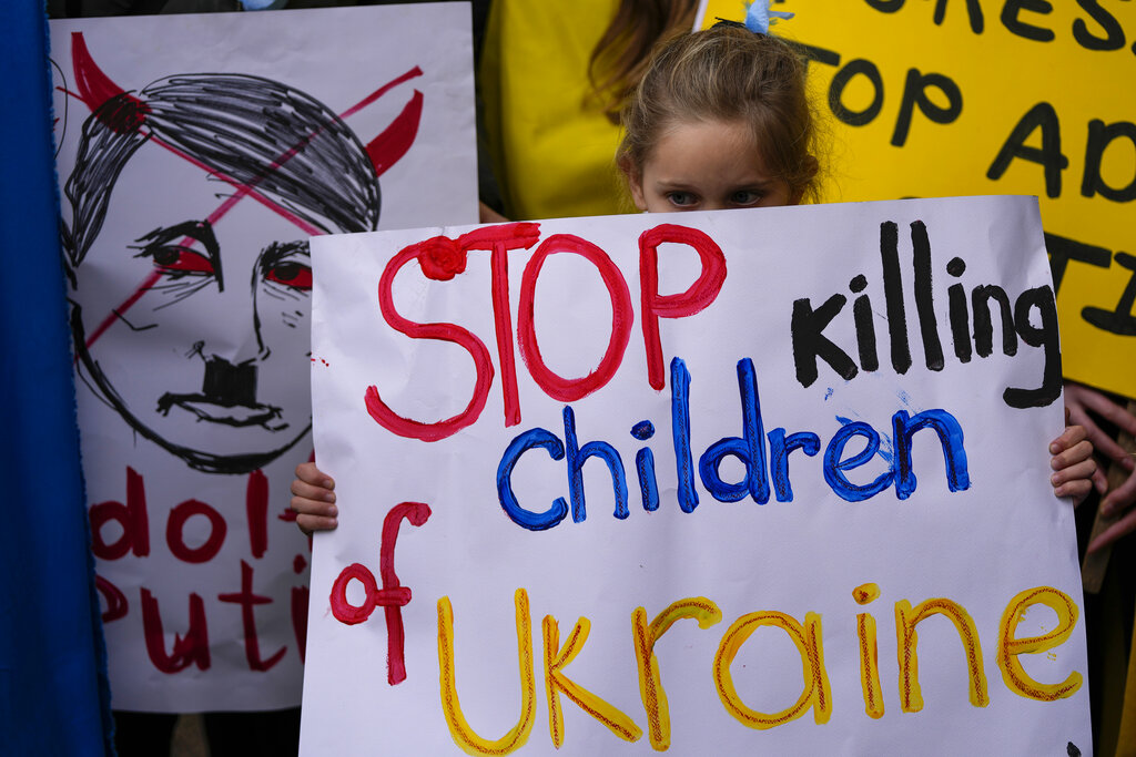 Russian airstrike hits children and maternity hospital in Mariupol