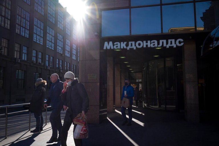 Russians suffering from sanctions will ‘connect the dots’ to blame Putin: White House