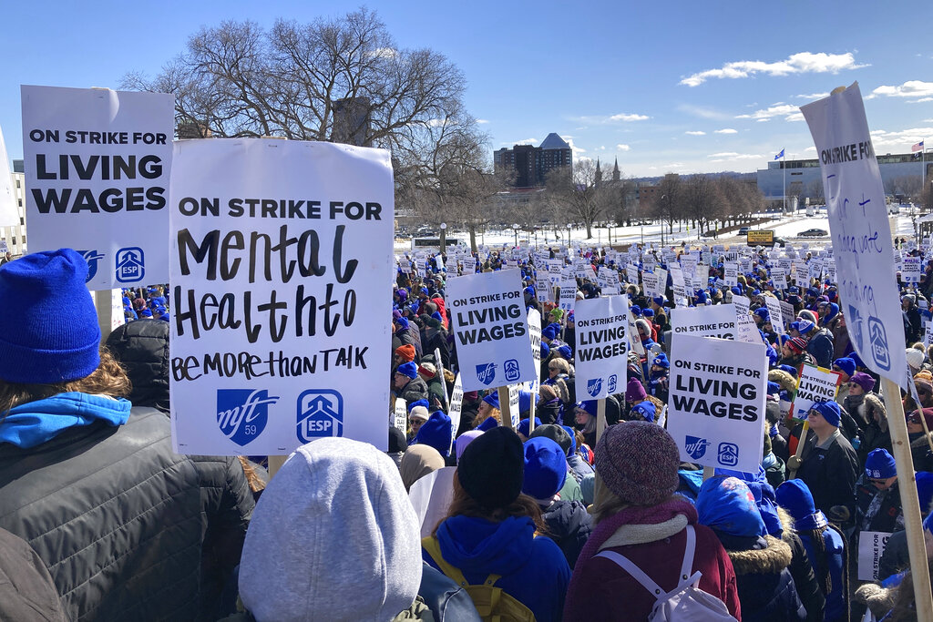 Parents slam Minneapolis teachers union as strike drags into fourth day