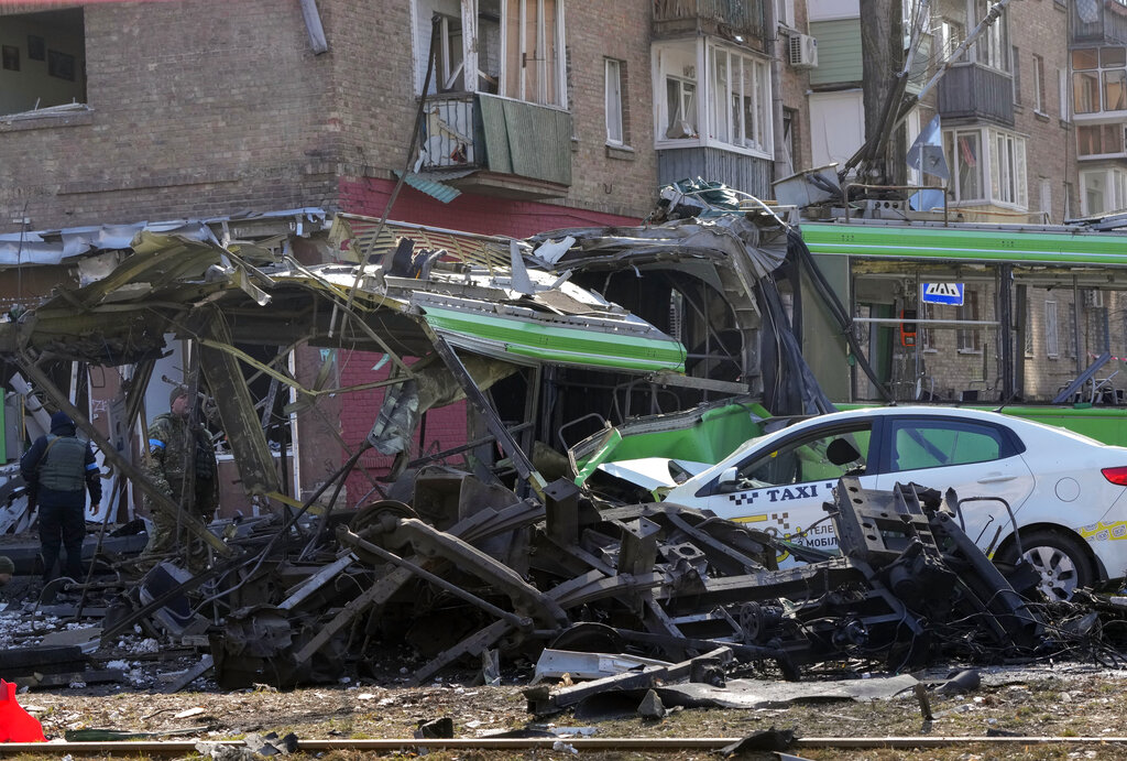 Ukraine and Russia meet for peace talks as fighting and humanitarian crisis deepen