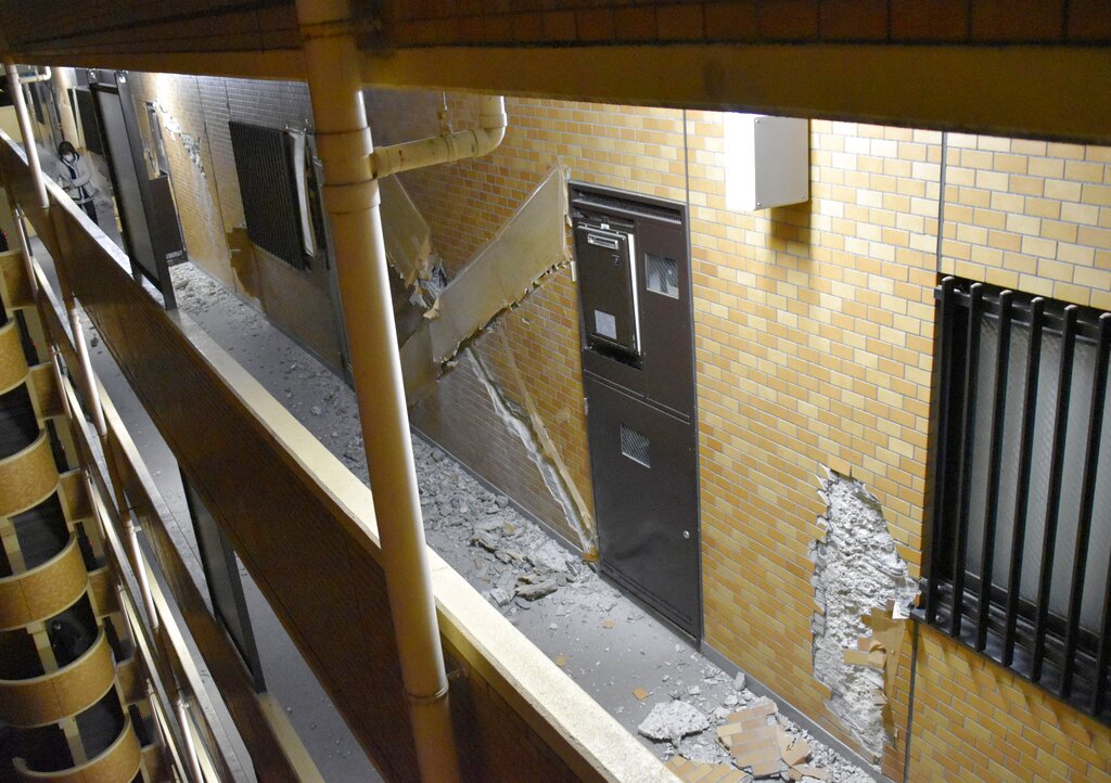Northern Japan experiences 7.3-magnitude earthquake and faces risk of tsunamis