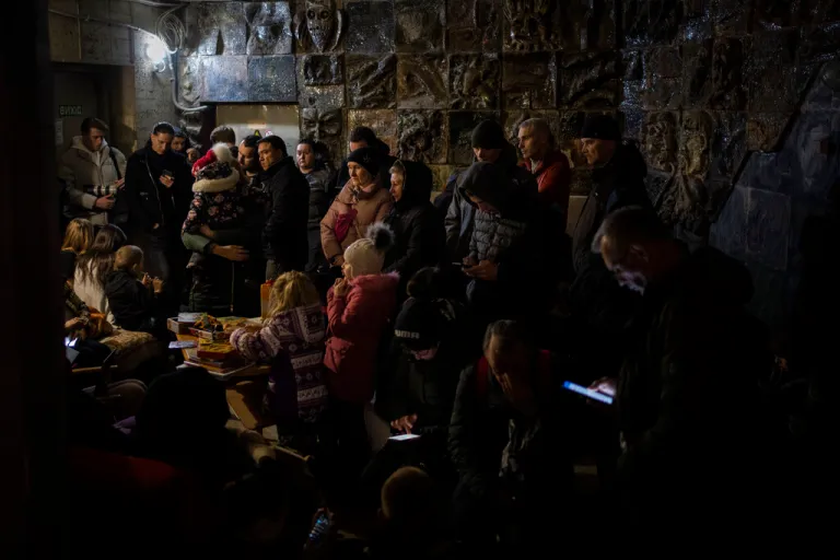 Officials: Russia bombed Mariupol school housing 400