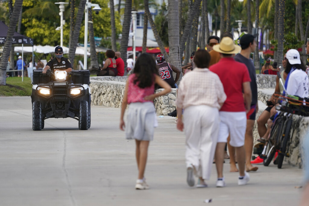 Miami Beach extends curfew due to unruly spring breakers