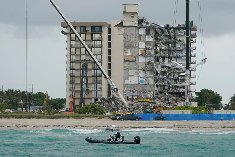 Victims of Florida condo collapse reach $997 million settlement