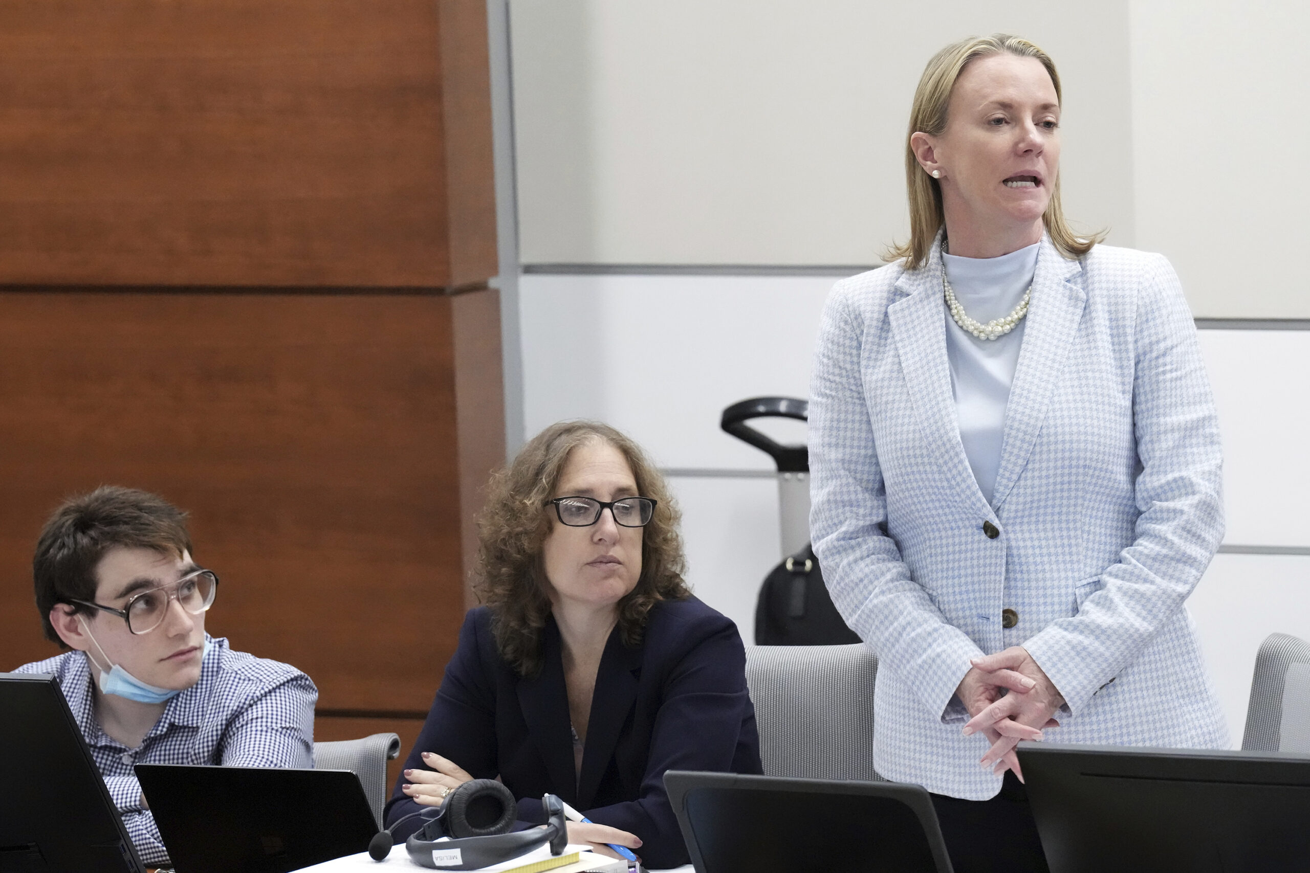 Woman cites ‘sugar daddy’ to get out of jury duty for Parkland shooting