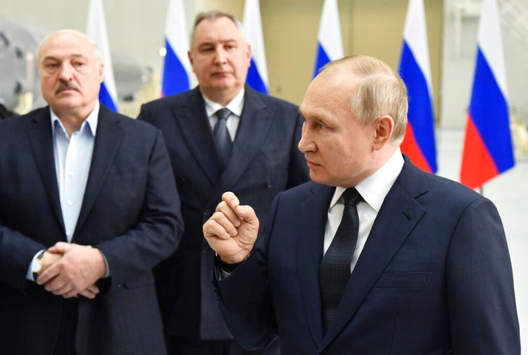Russian President Vladimir Putin (right), Belarusian President Alexander Lukashenko (left), and Roscosmos head Dmitry Rogozin visit the Vostochny cosmodrome outside the city of Tsiolkovsky, Russia, on Tuesday.