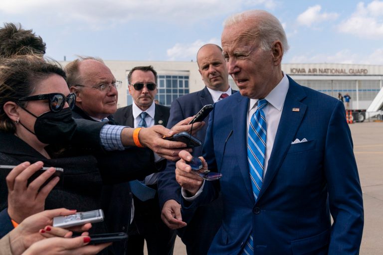 Biden sending helicopters to Ukraine in $800M military aid package