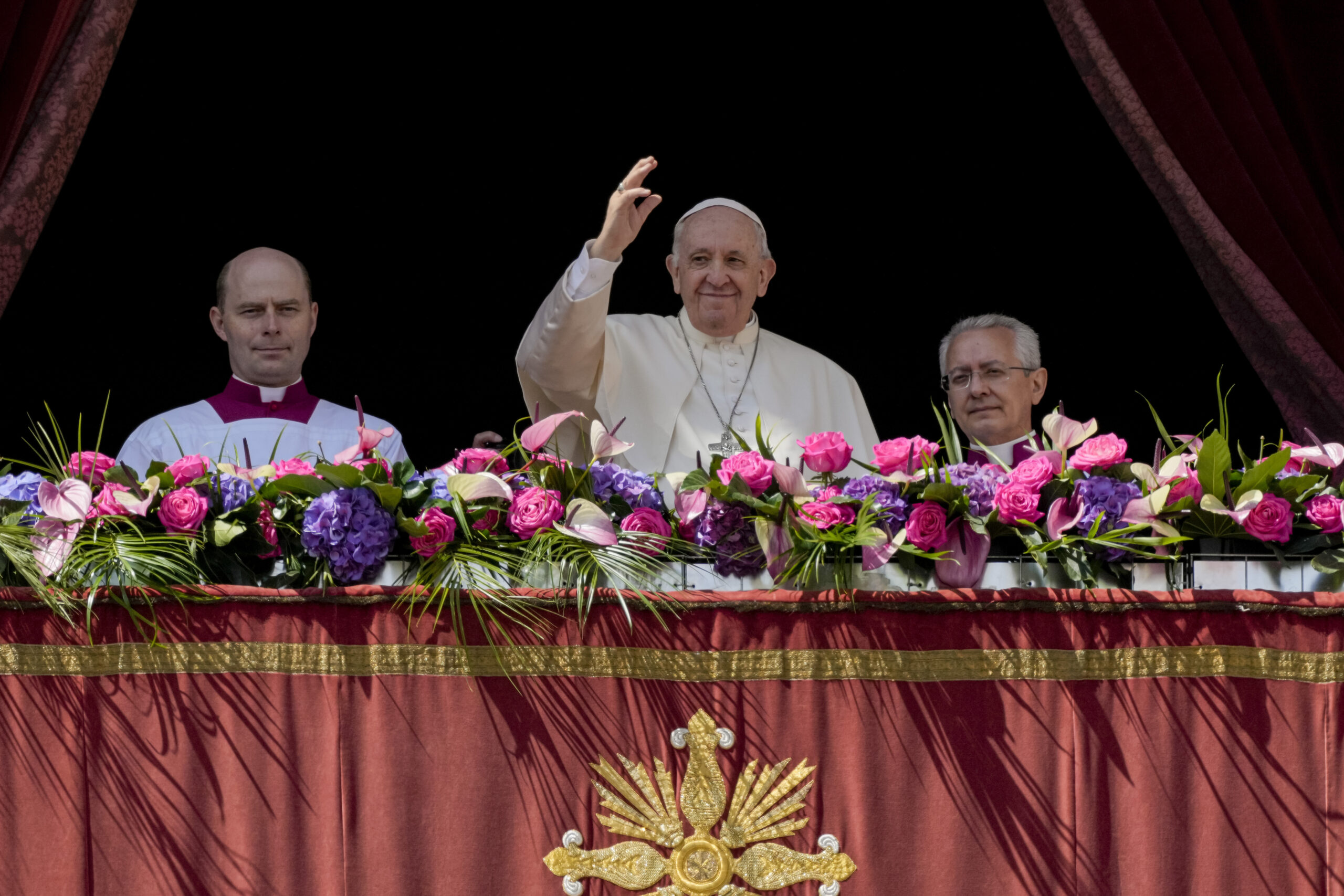 WATCH: Pope Francis calls for peace in ‘Easter of war’ message