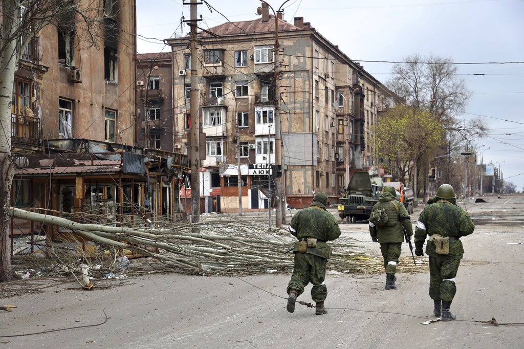 Ukraine loses several towns in the east to Russian forces