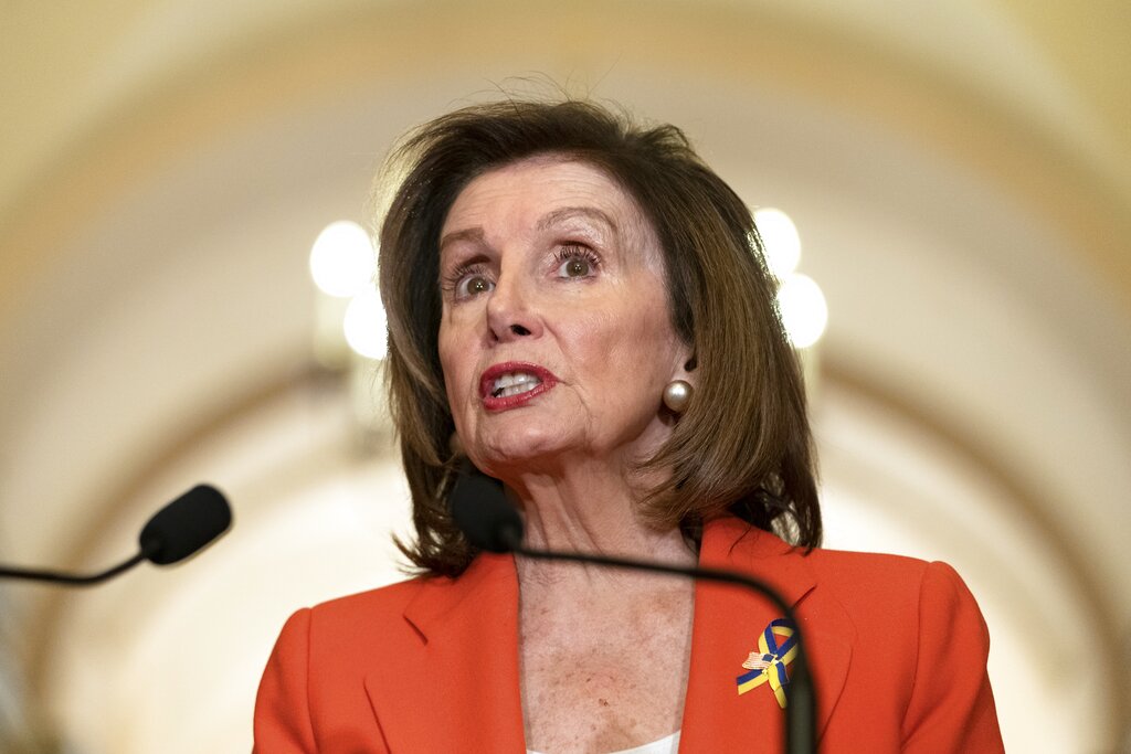 Pelosi announces $45,000 minimum salary for House staffers