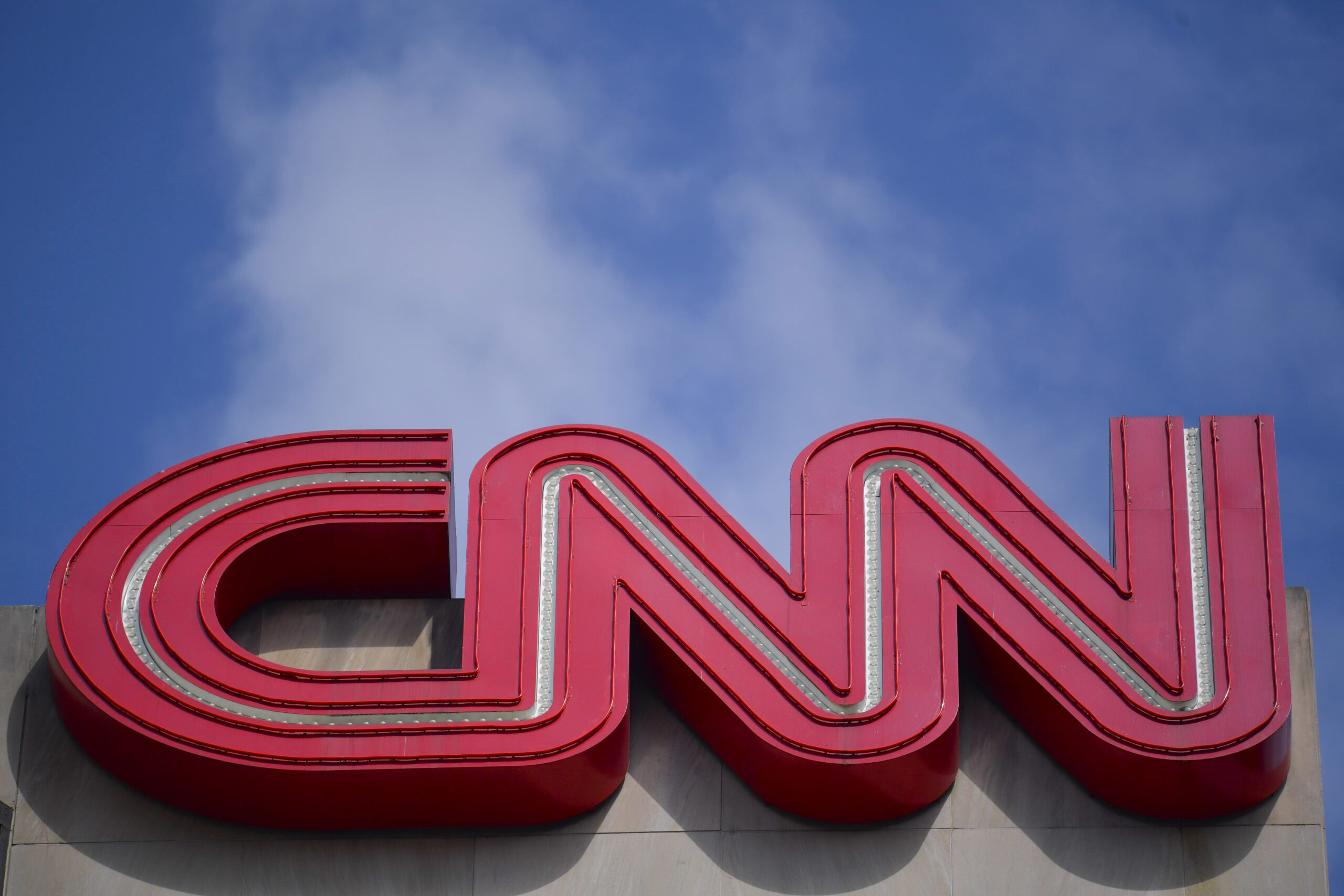 CNN+ shuts down two days earlier than expected