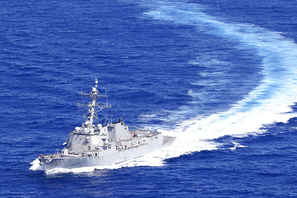 US destroyer cruises through Taiwan Strait, drawing anger from China