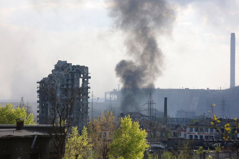 Ukrainian commander says ‘bloody fighting’ going on inside Mariupol steel plant