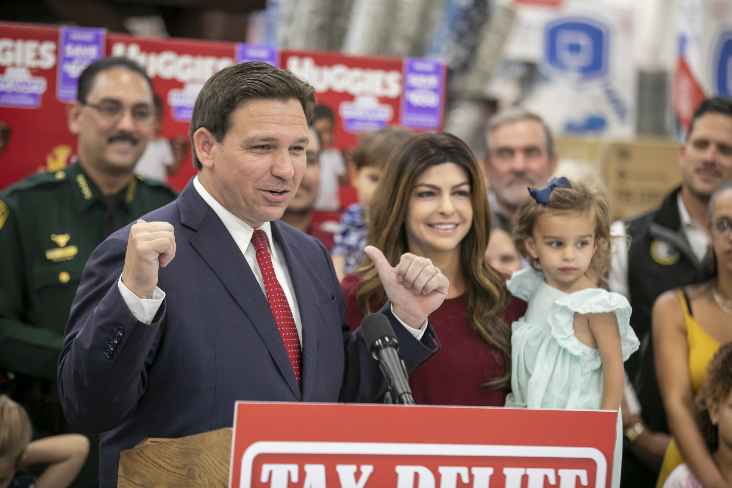 WATCH: Gov. DeSantis hits fundraising record, Casey DeSantis back on campaign trail