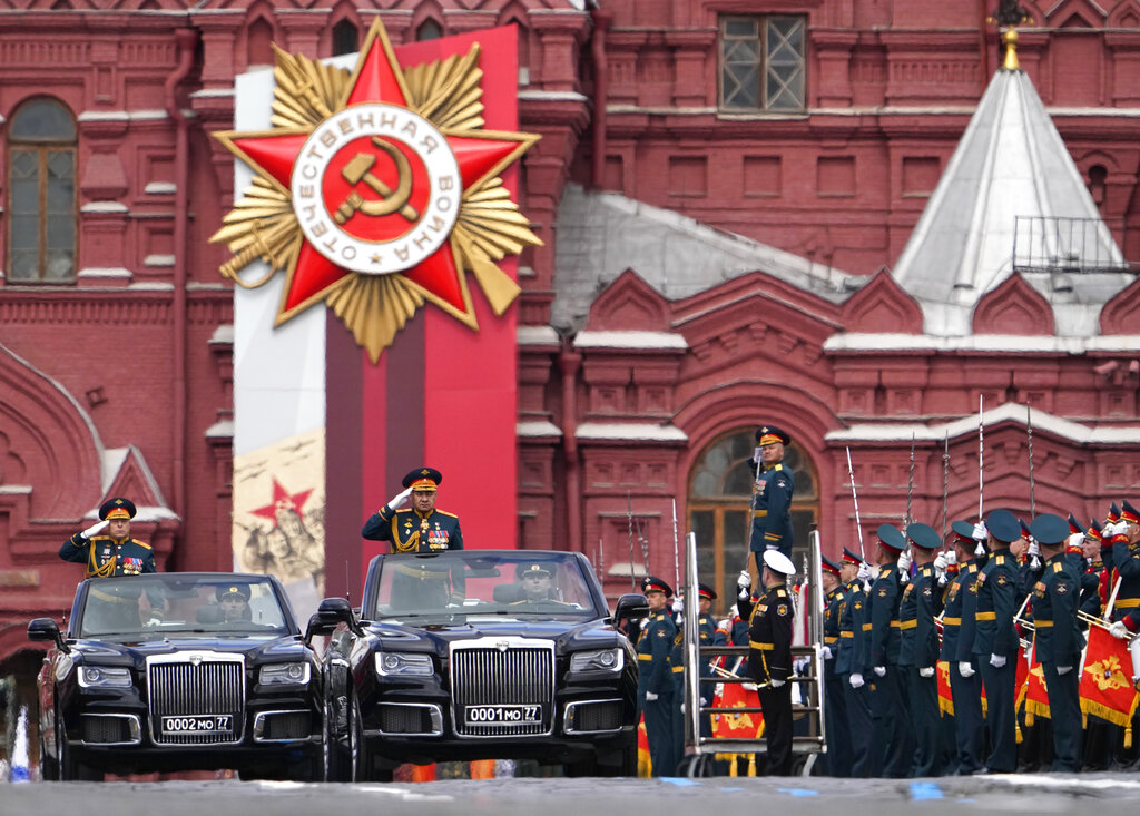 Putin justifies invasion, does not declare victory or call for escalation at V-Day parade
