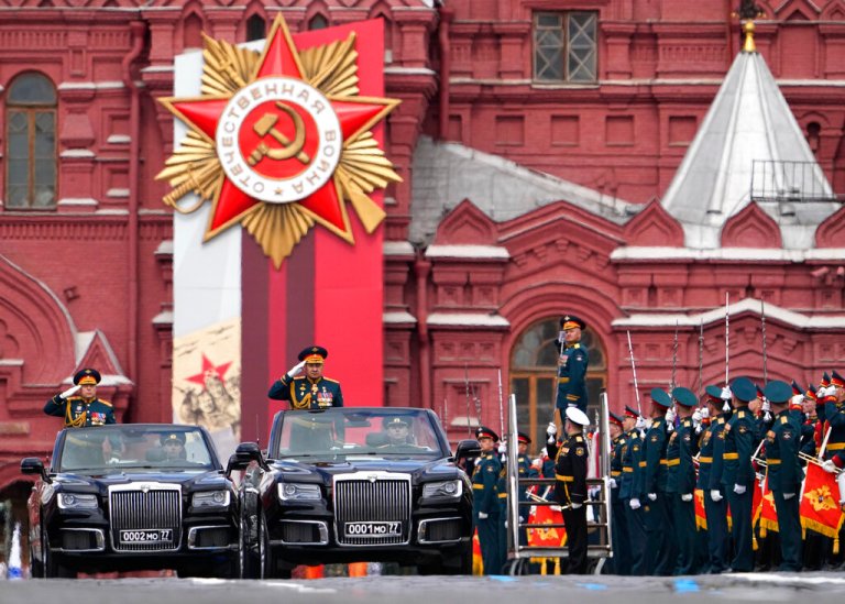 Putin justifies invasion, does not declare victory or call for escalation at V-Day parade