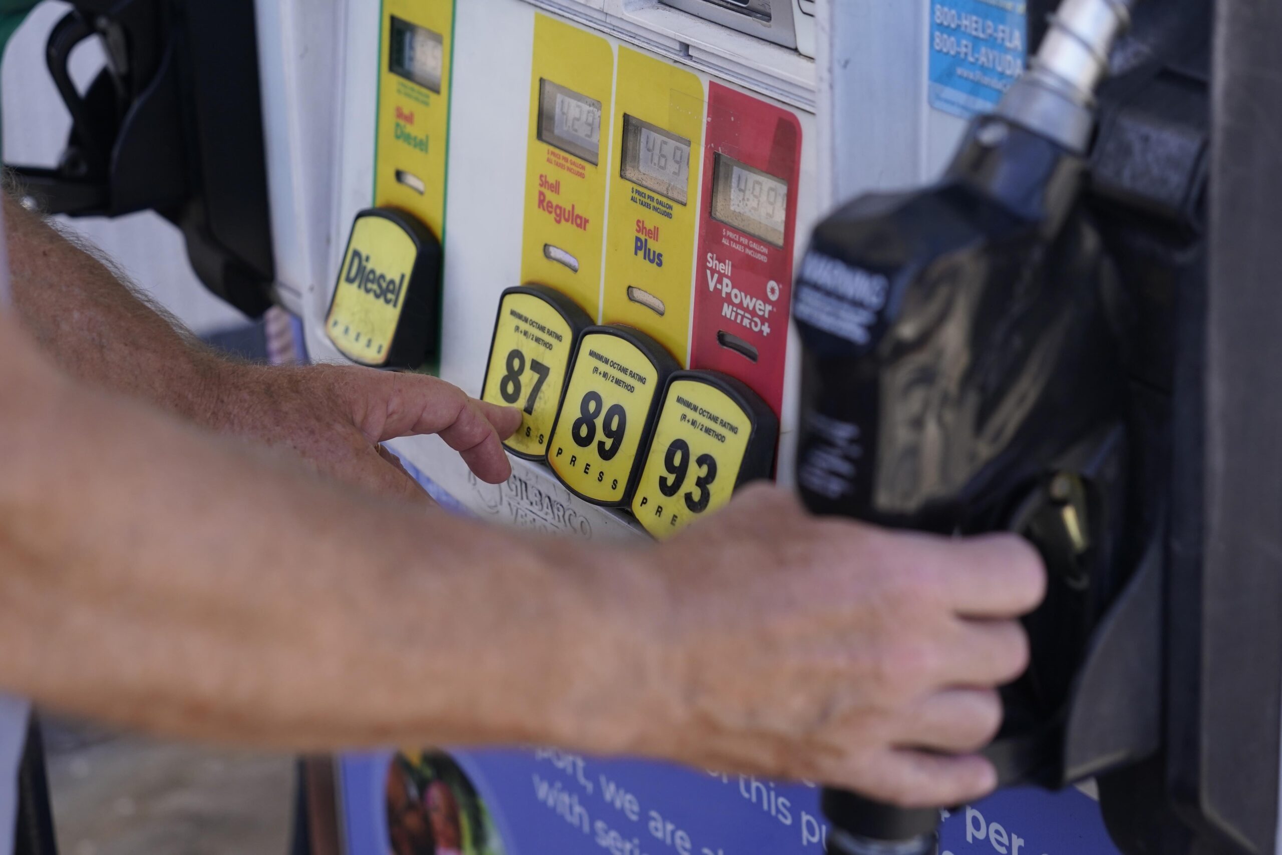 Liberal groups demand oil windfall tax to supplement anti-gouging bill